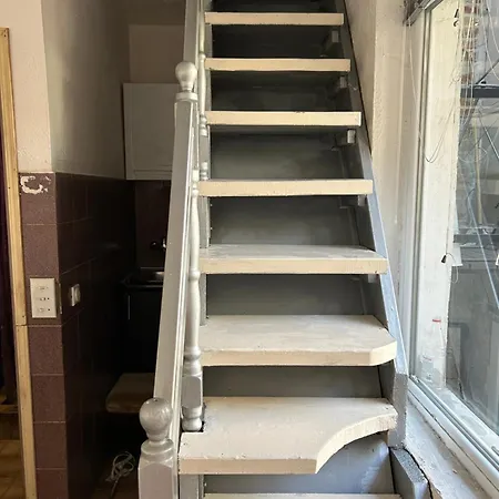 Two Floors Of Happiness 贝尔格莱德
